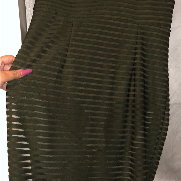 Olive green plus size dress - Picture 4 of 5